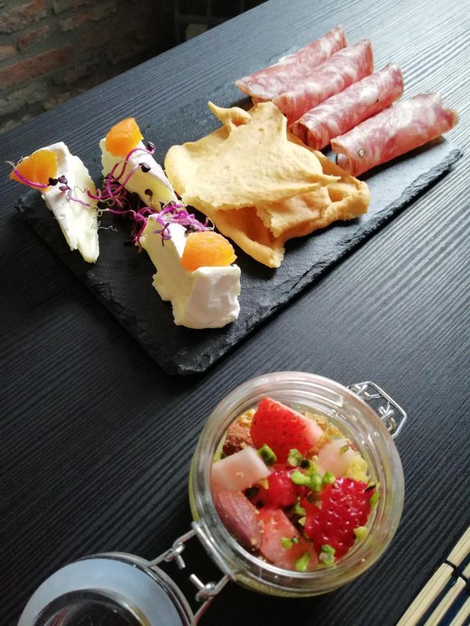 Zucchero Sui Baffi- Food Lovers B&B มานโตวา ภายนอก รูปภาพ