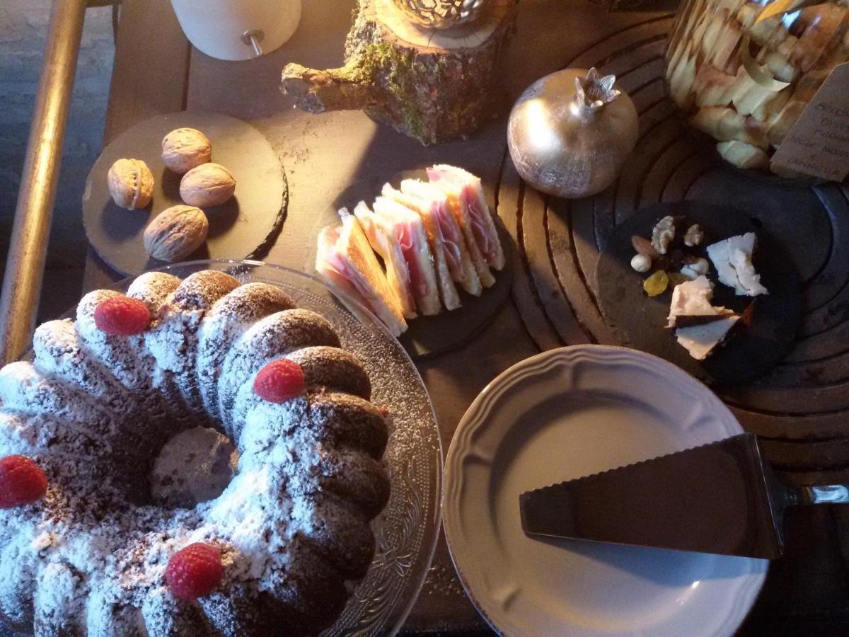 Zucchero Sui Baffi- Food Lovers B&B มานโตวา ภายนอก รูปภาพ